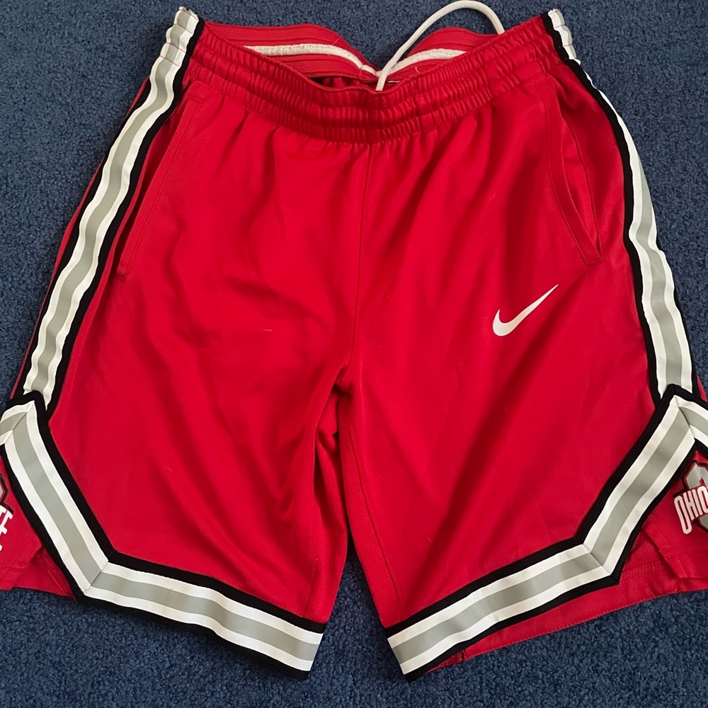 Nike Ohio State Dri-Fit shorts
Size m
VGUC
